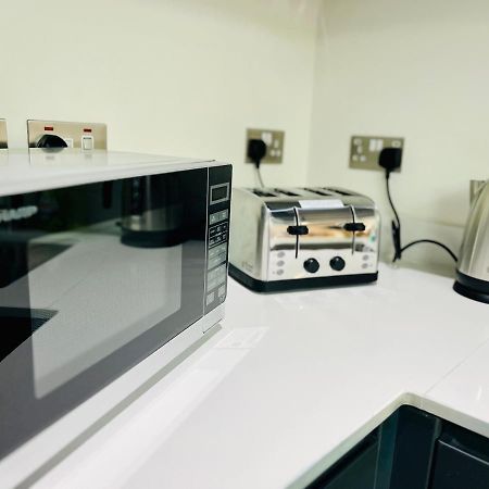 Stylish Studio Apartment Near To Old Trafford Stadium マンチェスター エクステリア 写真