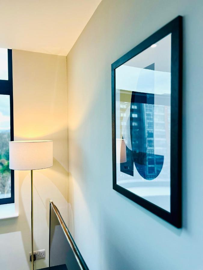 Stylish Studio Apartment Near To Old Trafford Stadium マンチェスター エクステリア 写真