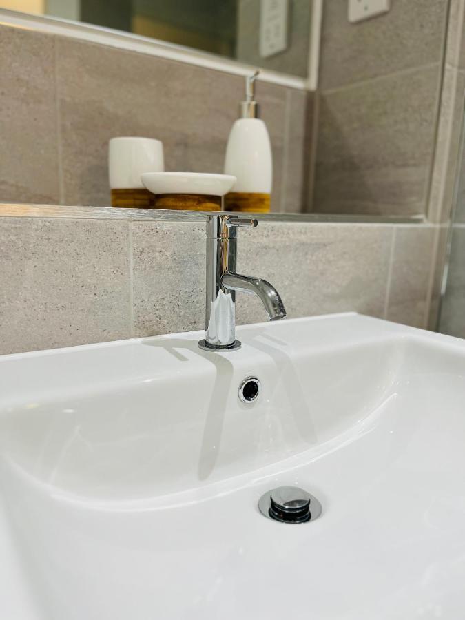 Stylish Studio Apartment Near To Old Trafford Stadium マンチェスター エクステリア 写真